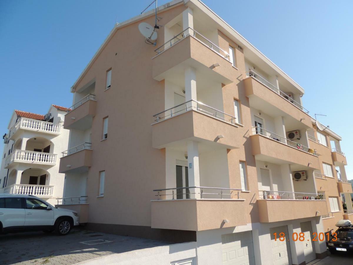 Apartments Naomi And Marsel Trogir Exterior foto
